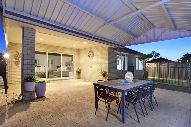 10 Dillwynia Bend, Banksia Grove WA 6031