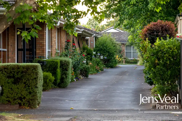 4/4 Pleasant Street South, Newington VIC 3350