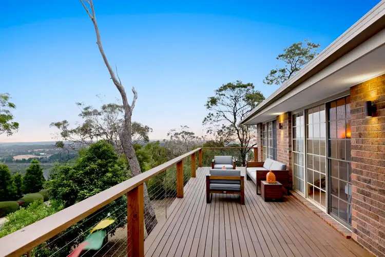 14 Eumeralla Grove, Mount Eliza VIC 3930