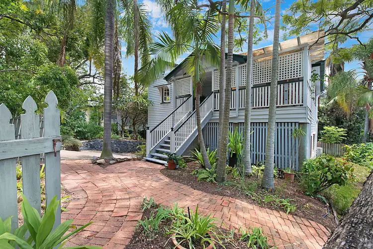 23 Saunders Street, Indooroopilly QLD 4068