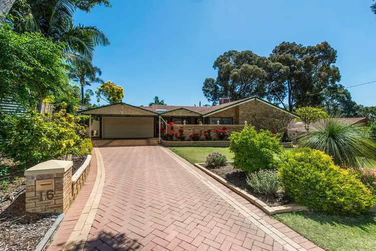 16 Scenic Drive, Maida Vale WA 6057