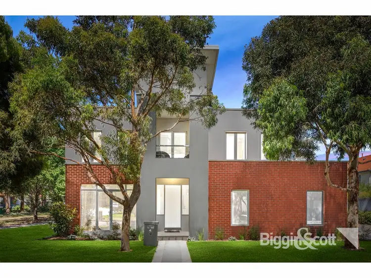 4 Mariposa Place, Port Melbourne VIC 3207