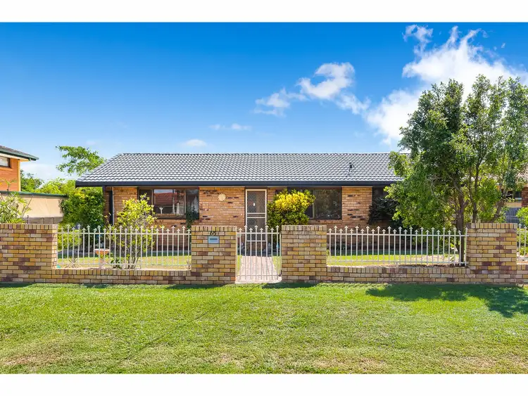 65 Peverell Street, Hillcrest QLD 4118