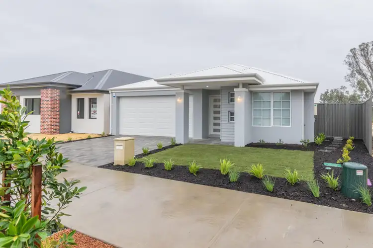 21 Denmark Loop, South Guildford WA 6055