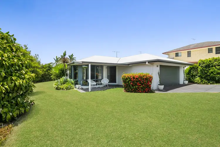 16 Golden Crest Place, Bellbowrie QLD 4070