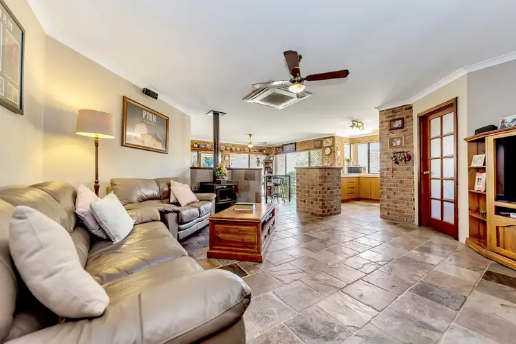 14 Oakmont Avenue, Meadow Springs WA 6210