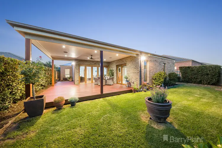 4 Rose Garden Avenue, Officer VIC 3809