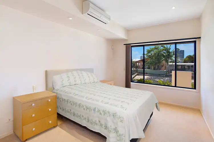 Sixth view of Homely house listing, 10 Crest View Key, Broadbeach Waters QLD 4218