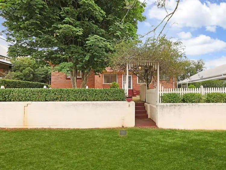 8 Francis Street, North Toowoomba QLD 4350