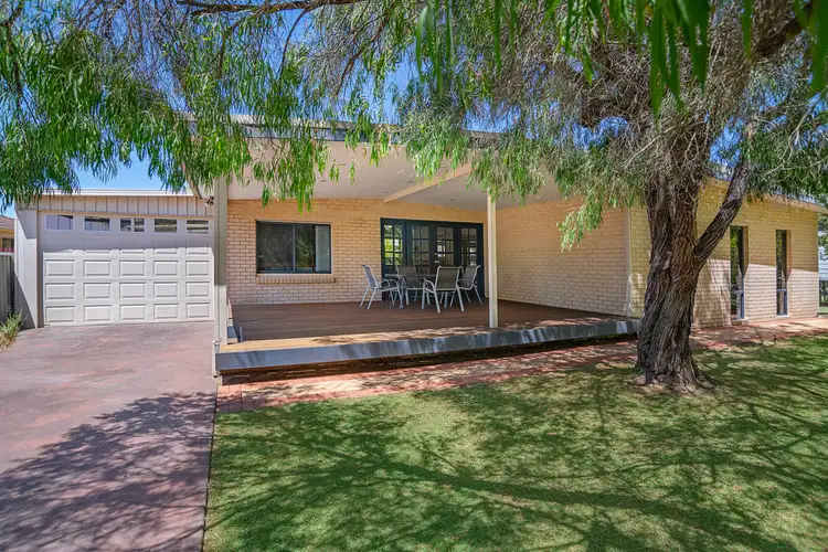 16 Armstrong Road, Broadwater WA 6280