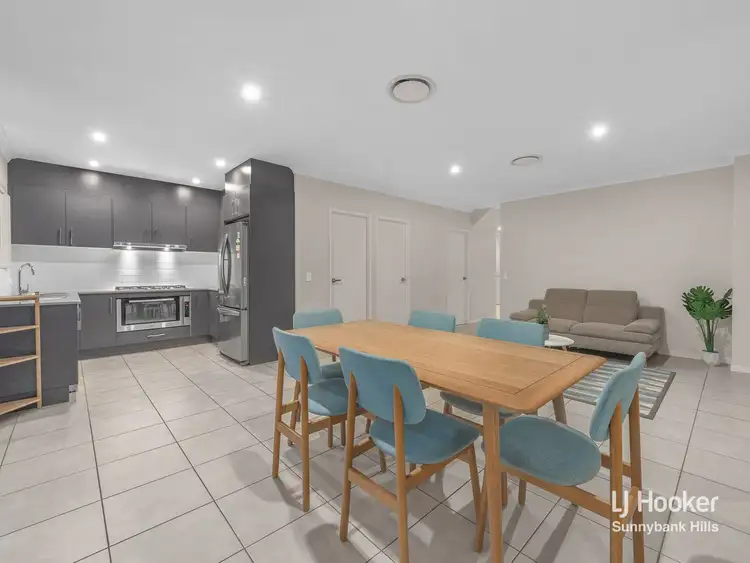 Second view of Homely house listing, 7 Argyle Place, Parkinson QLD 4115