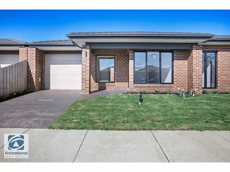 2/26 Shakespeare Court, Drouin VIC 3818