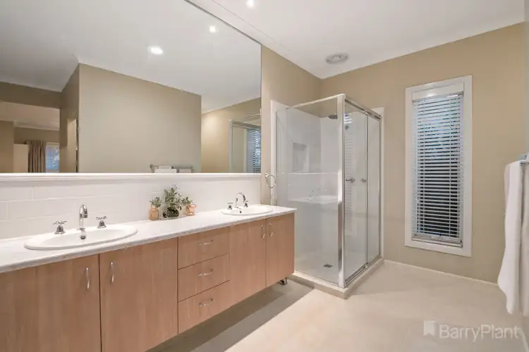 Fifth view of Homely house listing, 9 Glover Close, Pakenham VIC 3810