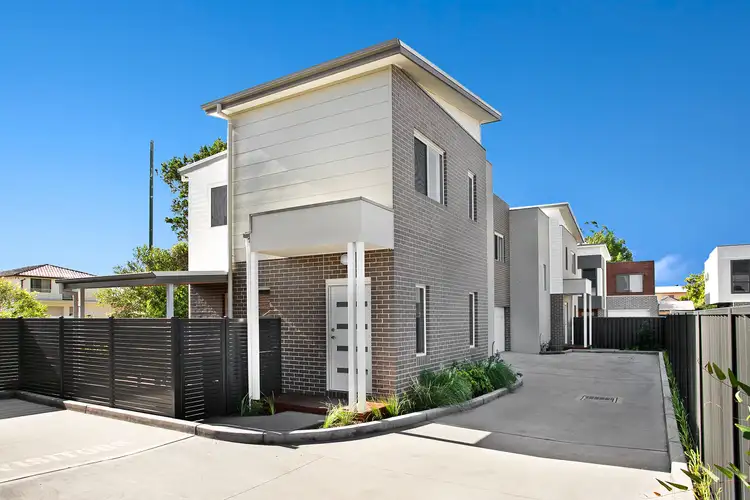 Main view of Homely townhouse listing, 2/10 Bates Street, Hamilton North NSW 2292