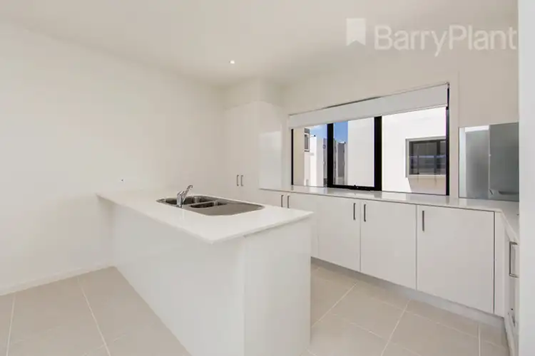 Third view of Homely house listing, 7/17 Edgeware Close, Pakenham VIC 3810