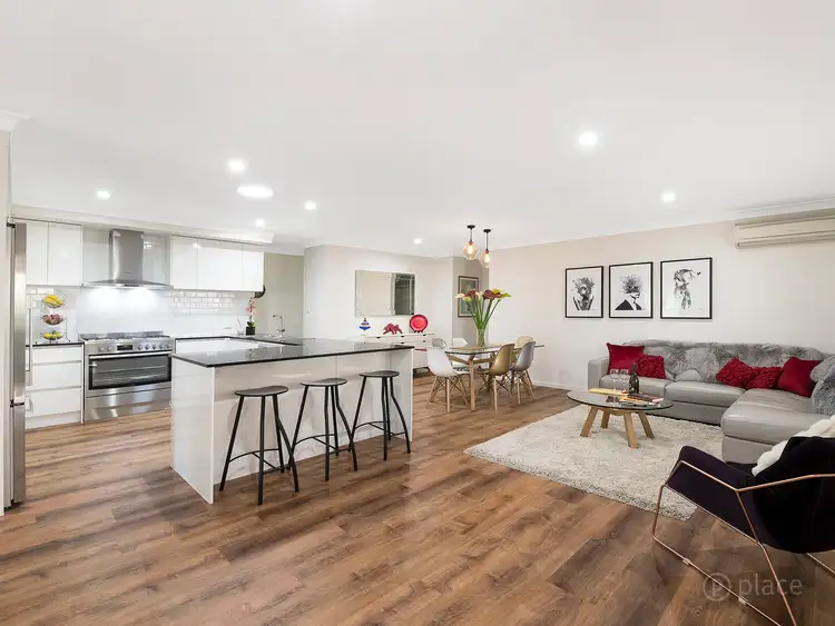 8 Lucinda Close, Sinnamon Park QLD 4073