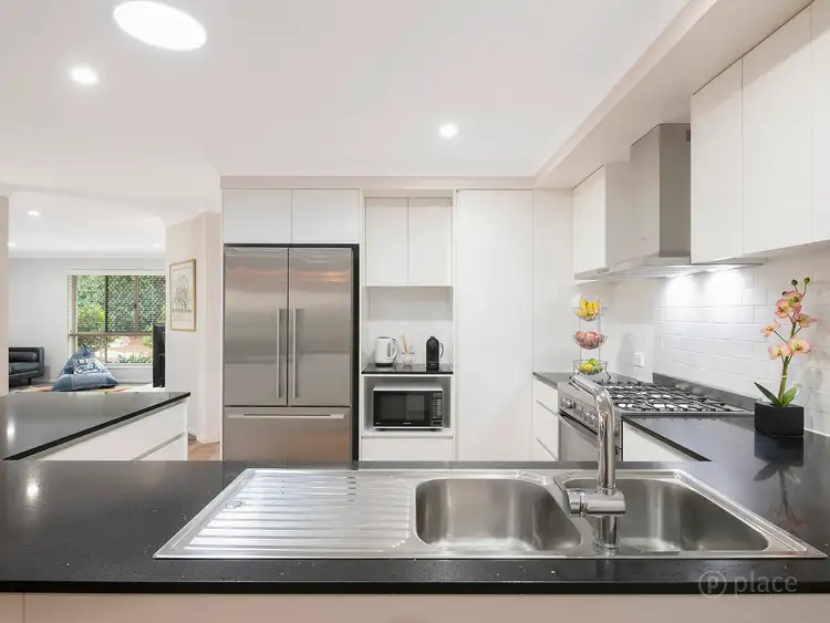 Sixth view of Homely house listing, 8 Lucinda Close, Sinnamon Park QLD 4073