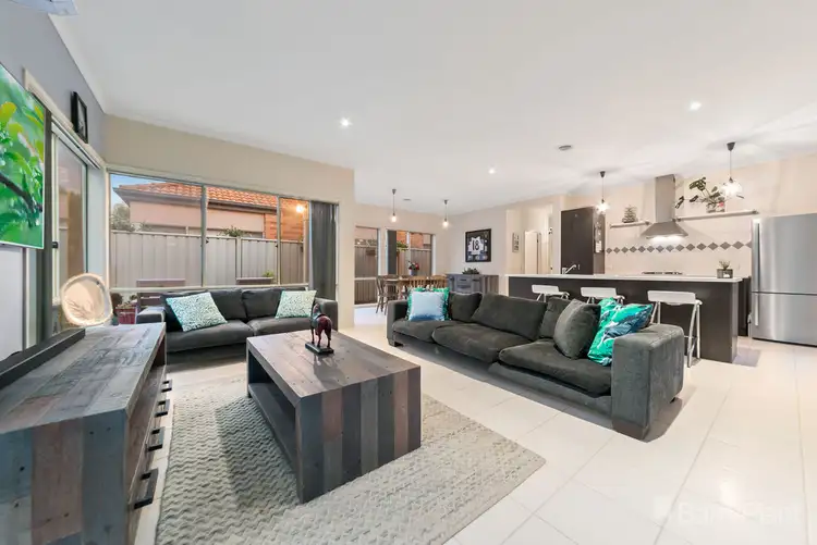 10 Hopkins Pass, Pakenham VIC 3810