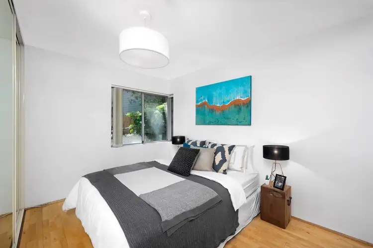 Third view of Homely apartment listing, 6/4 Munro, Mcmahons Point NSW 2060