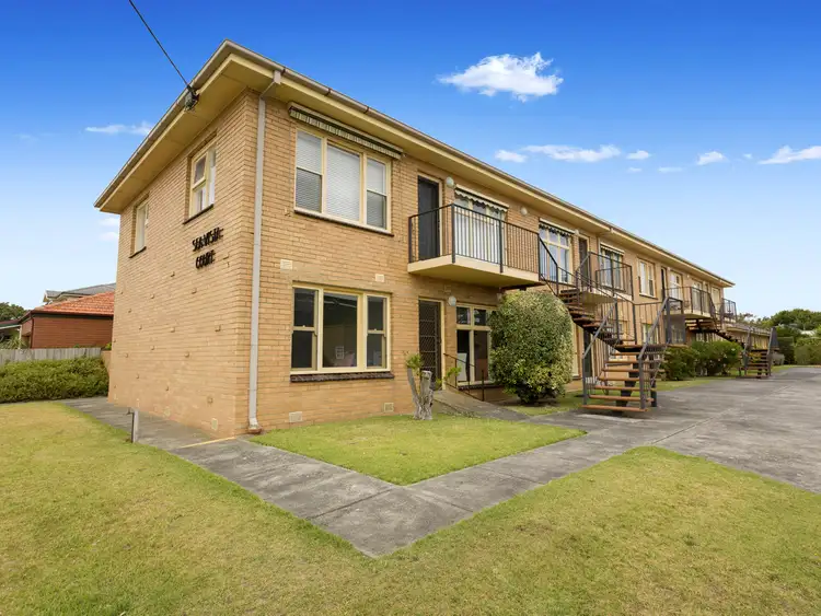 Second view of Homely unit listing, 1/5 Barkly Street, Mornington VIC 3931