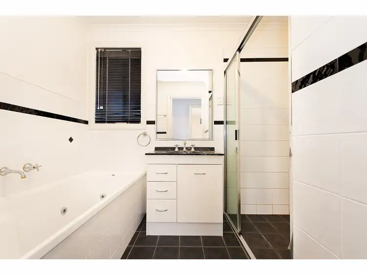 Sixth view of Homely unit listing, 1/460 Parnall Street, Lavington NSW 2641