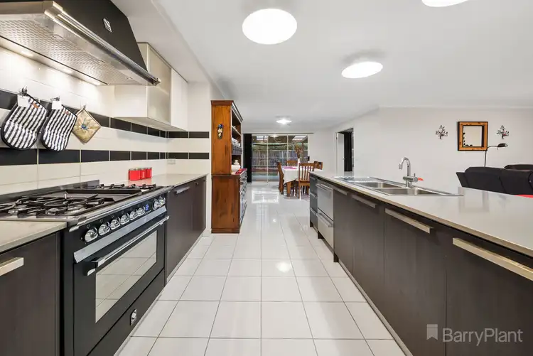Second view of Homely house listing, 7 Maor Drive, Pakenham VIC 3810