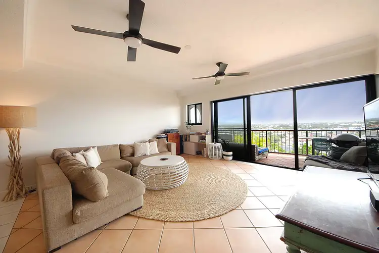 A18/1 Great Hall Drive, Miami QLD 4220