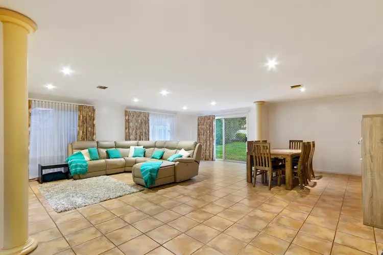 Fifth view of Homely house listing, 2 Nicholas Court, Traralgon VIC 3844