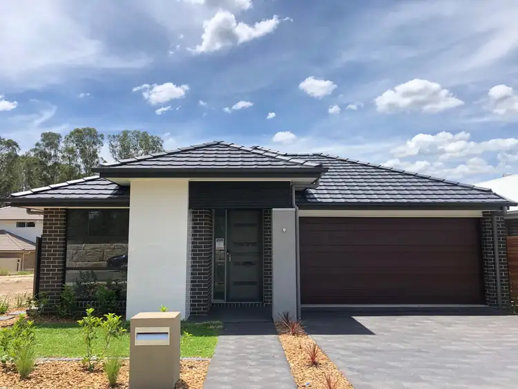 11 Tedbury Road, Jordan Springs NSW 2747