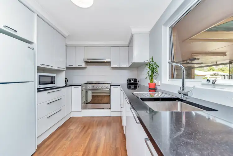 2 Cobb Court, Greenfields WA 6210