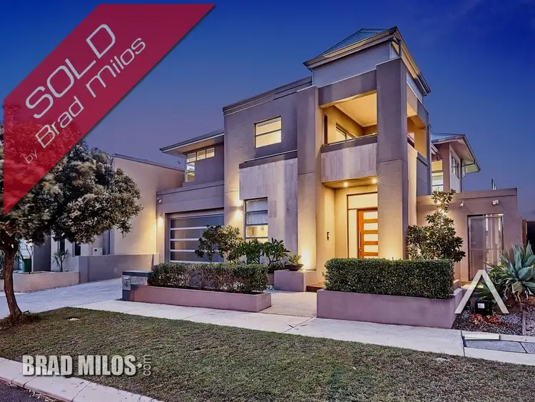 4 Mercator Close, North Coogee WA 6163