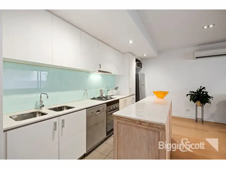 Fifth view of Homely apartment listing, 5/96 Bay Street, Port Melbourne VIC 3207