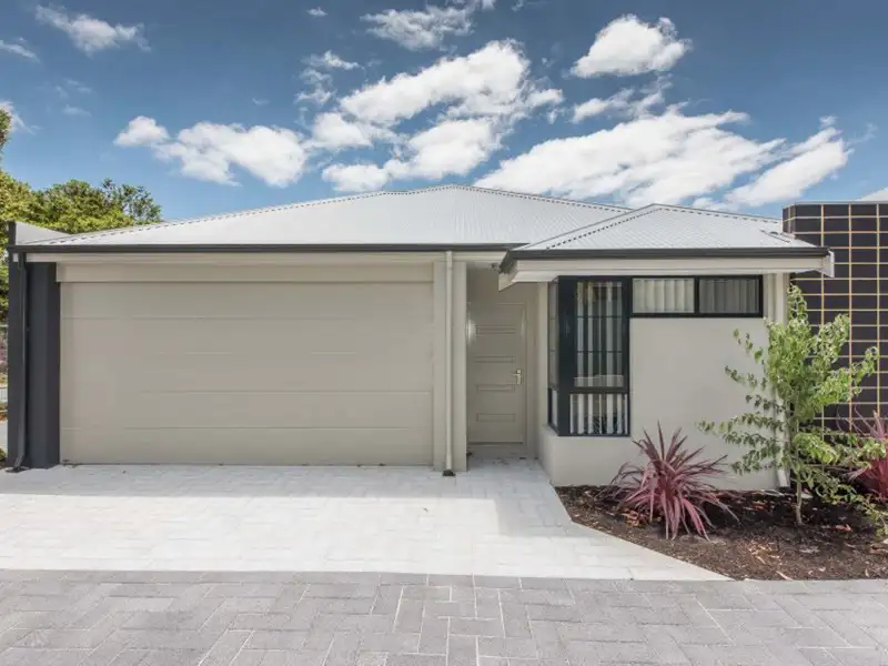 Main view of Homely house listing, 2/10 Smiths Avenue, Redcliffe WA 6104
