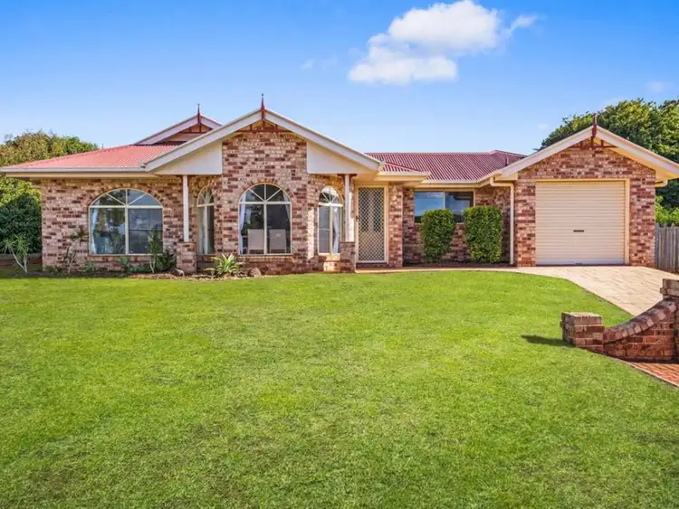 2 Willem Close, Middle Ridge QLD 4350