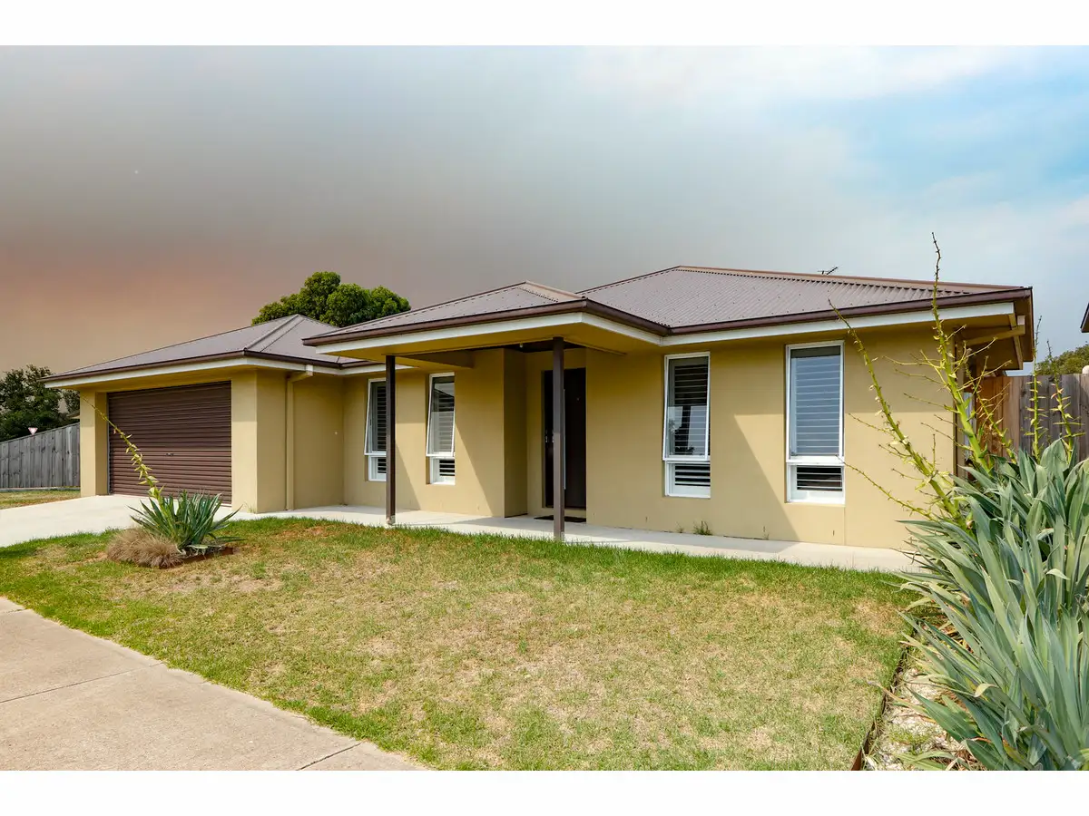 Main view of Homely house listing, 5 Woondella Boulevard, Sale VIC 3850