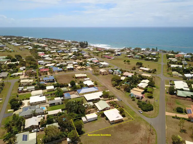 11 Moore Street, Burnett Heads QLD 4670