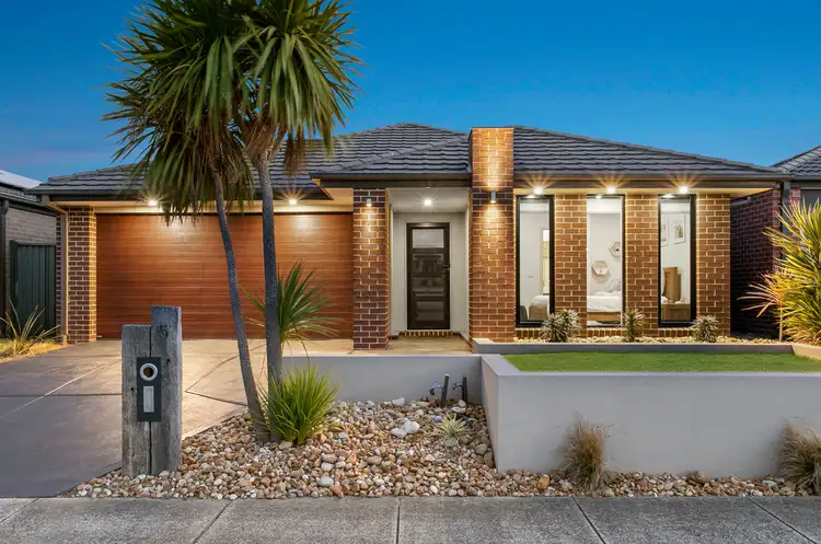 5 Peregrine Street, Cranbourne North VIC 3977