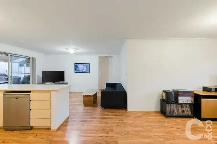 Fifth view of Homely house listing, 8 Kooden View, Leda WA 6170
