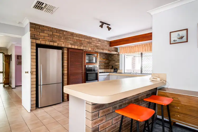 Sixth view of Homely house listing, 6 Topaz Court, Mount Richon WA 6112