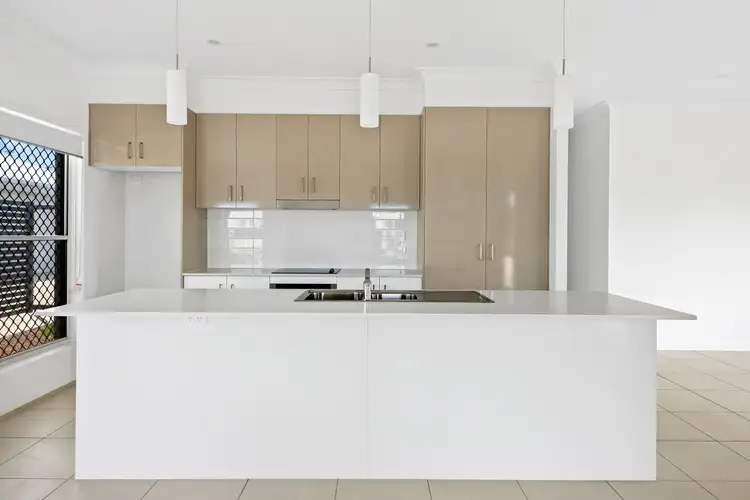 Sixth view of Homely unit listing, 2/47 Belclaire Street, Westbrook QLD 4350