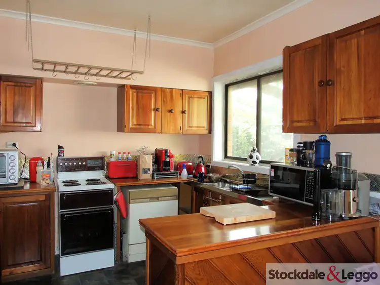 Sixth view of Homely house listing, 10 Somerville Court, Moe VIC 3825