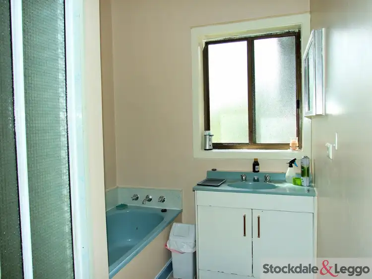 Seventh view of Homely house listing, 10 Somerville Court, Moe VIC 3825