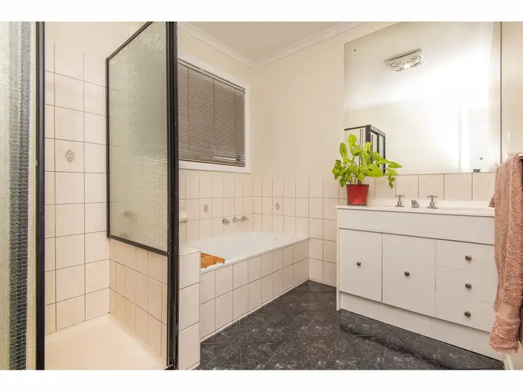 Fourth view of Homely house listing, 2 Dean Nook, Kialla VIC 3631