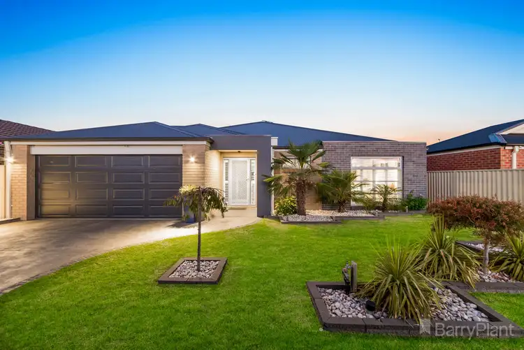 8 Muscari Drive, Pakenham VIC 3810