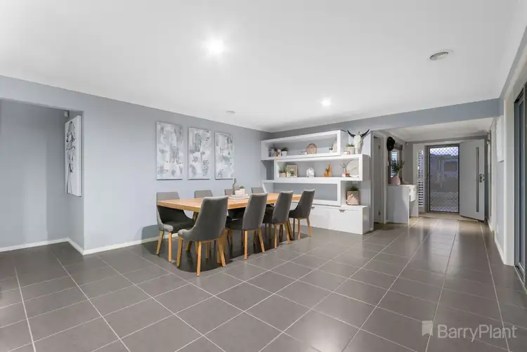 Fifth view of Homely house listing, 8 Muscari Drive, Pakenham VIC 3810