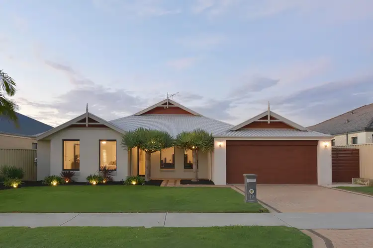 Second view of Homely house listing, 19 Champaigne Drive, Tapping WA 6065