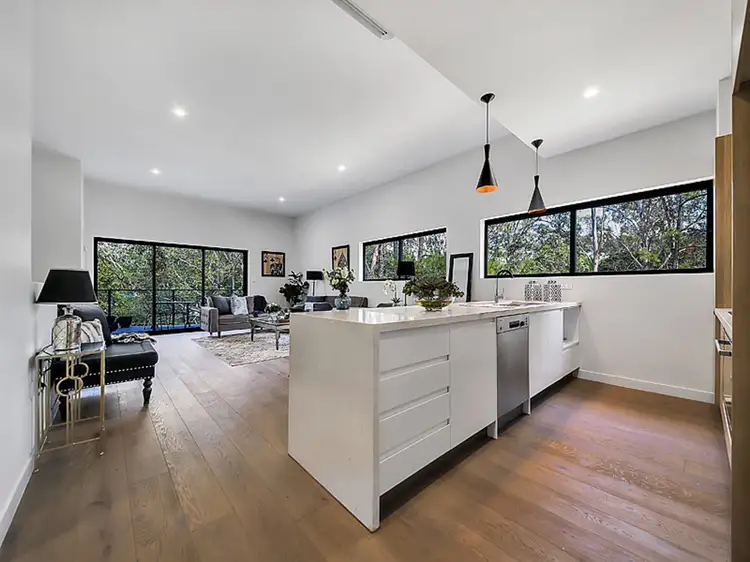 2/110 Nicholson Street, Greenslopes QLD 4120