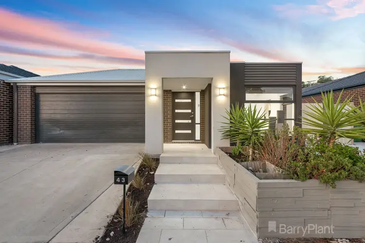 43 Willowtree Drive, Pakenham VIC 3810