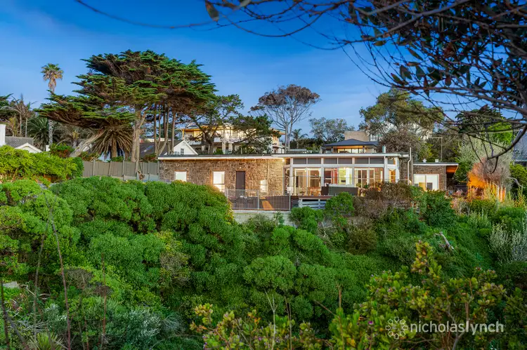 33 Glen Shian Crescent, Mount Eliza VIC 3930