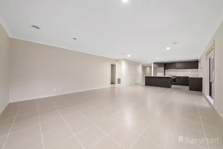 Fifth view of Homely house listing, 31 Melissa Way, Pakenham VIC 3810